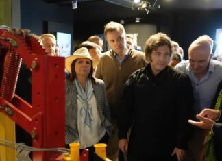 El presidente viaja a Roma para la asunción de León XIV