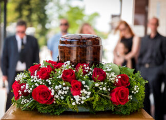 Un “Falso Velorio” en Buenos Aires: cuando la muerte se convierte en homenaje en vida