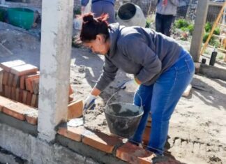 Zapala impulsa una experiencia modelo para el país: la revolución femenina en oficios de la construcción