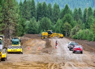 Neuquén inició el asfalto de una ruta clave para el turismo