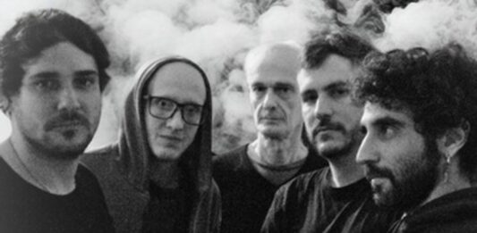 AMEL vuelve al pulso crudo del rock y presenta su nuevo material en un show íntimo en Buenos Aires