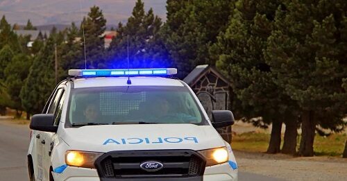 Violento robo en Bariloche: delincuentes armados irrumpieron en la casa y escaparon en una camioneta