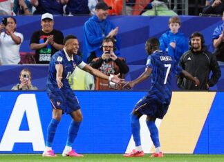 Francia venció 3-0 a Irak y selló su pase a la próxima ronda del Mundial