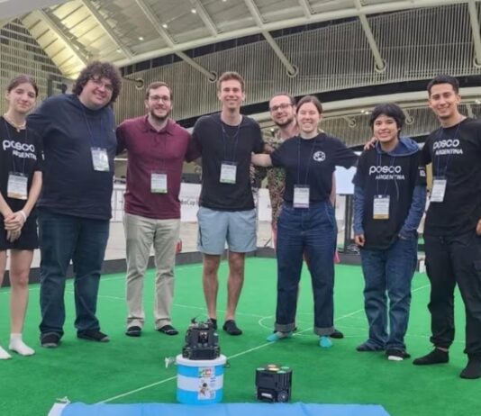 Dos jóvenes salteños ganaron un desafío mundial de robótica en Corea del Sur