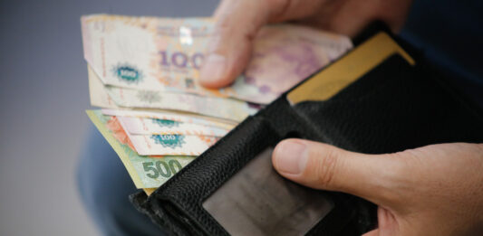 El Gobierno subirá el salario mínimo