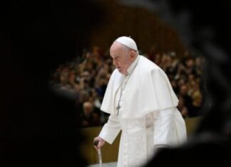 El Papa «sigue mejorando» pero la complejidad de su estado sigue teniendo un pronóstico reservado
