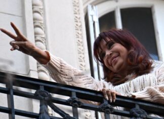 La Justicia intimó a Cristina Kirchner y al resto de los condenados a pagar $684 mil millones