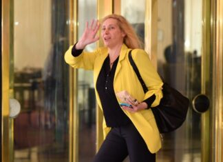 Karina Milei encabezó la primera reunión de campaña