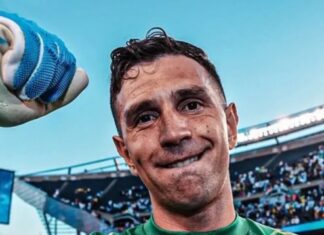 «Dibu» Martínez se acerca a un gigante de Europa Dibu Martínez saldría del Aston Villa en este mercado. ¿Será al Manchester United?