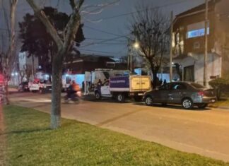 Motociclista se cortó el cuello con un cable que atravesaba una calle y murió