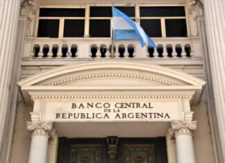 Ingresó el desembolso del FMI tras la primera revisión del acuerdo con Argentina