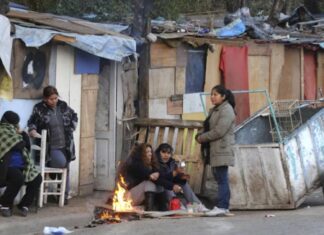 La pobreza en Argentina bajó al 31,6% en el primer semestre de 2025