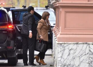 Mesas política y bonaerense delinean estrategia electoral de LLA