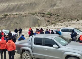 Chubut: hallan fogatas cerca de la camioneta de la pareja desaparecida y refuerzan la búsqueda