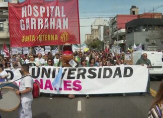 Paro, marcha y cacerolazo: el Garrahan exige que se cumpla la ley