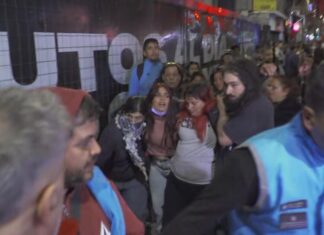 Incidentes en Villa Crespo durante el acto de Milei por protestas kirchneristas