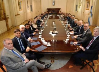 Milei cerró filas con los gobernadores y dejó a Kicillof mirando desde afuera