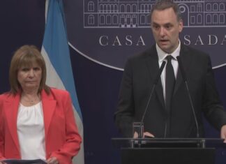 El Gobierno lanzó un operativo por las inundaciones y cruzó a Kicillof