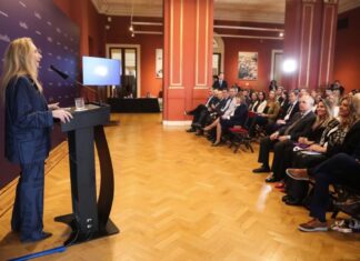 Los nuevos diputados libertarios recibieron su “kit legislativo” en la Casa Rosada