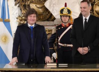 Adorni asumió como jefe de Gabinete y prepara una reestructuración total