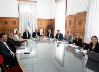 Definen la reforma laboral en la última reunión del Consejo de Mayo