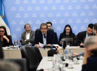 El oficialismo consiguió dictamen y buscará aprobar el Presupuesto 2026 en sesiones extraordinarias