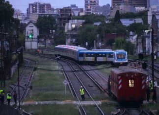 Descarrilamiento del Tren Sarmiento: el maquinista dio negativo en los tests y descartan una falla humana