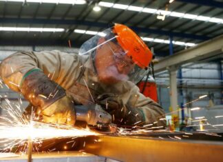 Industria y construcción: el INDEC confirmó nuevas caídas en octubre