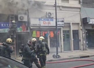 Incendio en un local de ropa en Once dejó 40 personas atendidas
