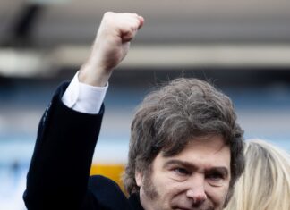 Milei viaja a la cumbre del Mercosur con el acuerdo con la Unión Europea en suspenso