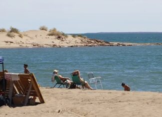 Un padre murió ahogado tras rescatar a su hijo en el lago Ramos Mexía