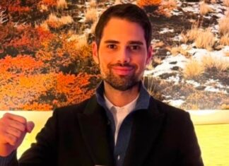 Quién es el embajador argentino que hizo tapar un mapa por Malvinas