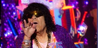 Alarma por la salud de La Mona Jiménez en pleno show