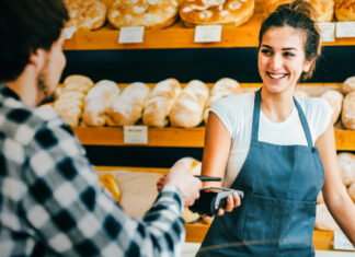 Empleados de comercio: aumentan bono y salarios