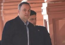 Denuncia contra Adorni: piden citar a la escribana por la compra de su departamento