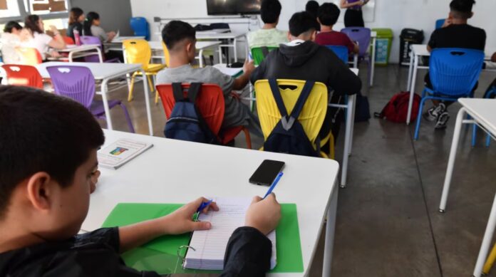 celulares escuela