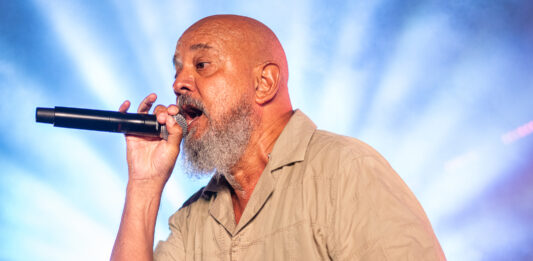 Bahiano regresa a Niceto y celebra más de 35 años de trayectoria