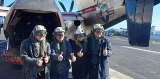 Fuerte gesto militar: Milei subió al portaaviones USS Nimitz