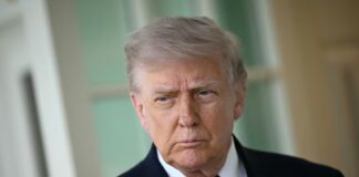 Trump extiende la tregua con Irán pero sostiene el bloqueo marítimo