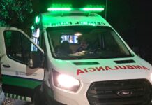 Madrugada violenta en Centenario: un adulto mayor herido y un agente atacado con cuchillo