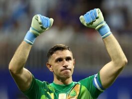 Dibu Martínez, reemplazado por lesión y enciende alarmas en la Selección