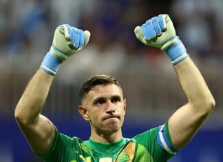 Dibu Martínez, reemplazado por lesión y enciende alarmas en la Selección