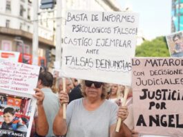 “Lo mataron con decisiones judiciales”: el reclamo por Ángel se trasladó a Buenos Aires
