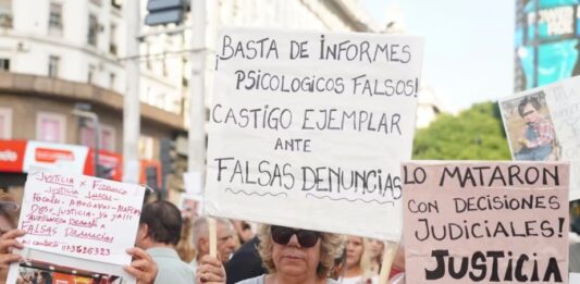 “Lo mataron con decisiones judiciales”: el reclamo por Ángel se trasladó a Buenos Aires