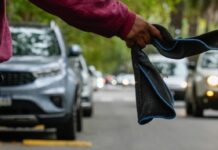 Neuquén busca prohibir los limpiavidrios con un esquema de abordaje caso por caso