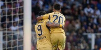 Golpe de autoridad en Santiago: Boca lo dio vuelta en minutos y quedó a un paso de la cima