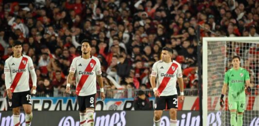 River perdió de local ante Atlético Tucumán y quedó segundo en el su grupo