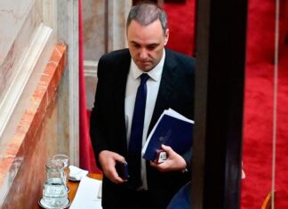 Renunció Manuel Adorni y Milei pierde a uno de sus funcionarios más emblemáticos