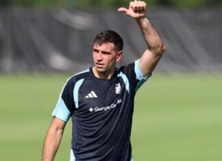 Dibu Martínez llevó tranquilidad y dejó un mensaje alentador a días del debut mundialista