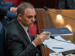 Pollicita busca reconstruir ingresos, inversiones y herencias vinculadas a Adorni